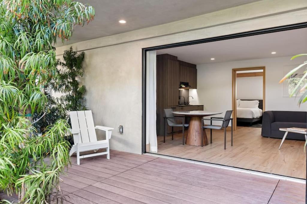 Malibu Sand Carbon Beach Suites Εξωτερικό φωτογραφία