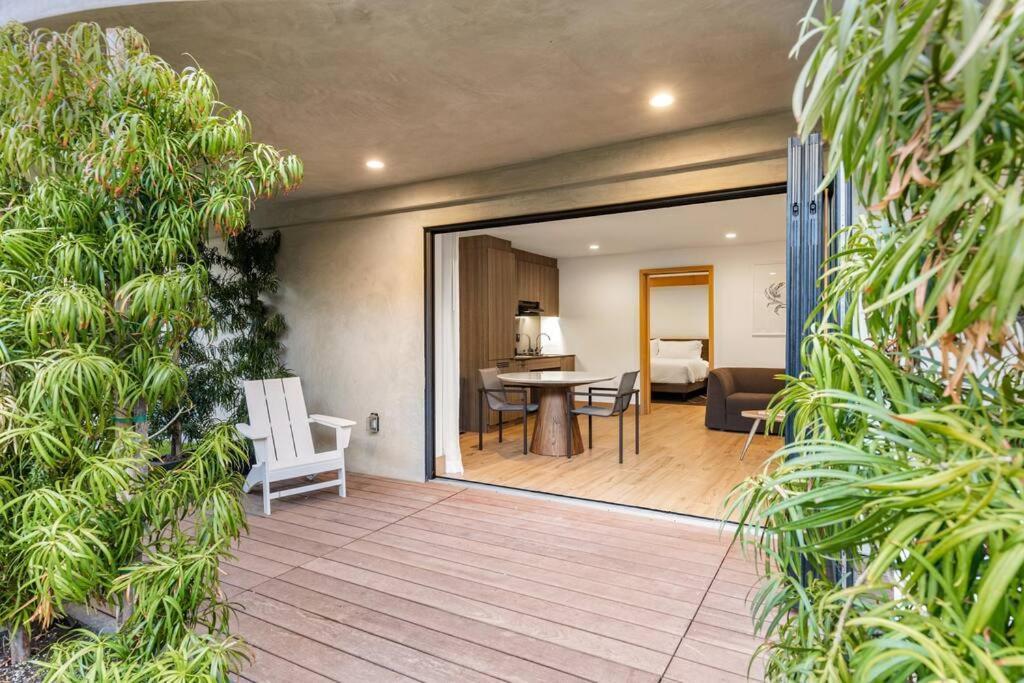 Malibu Sand Carbon Beach Suites Εξωτερικό φωτογραφία