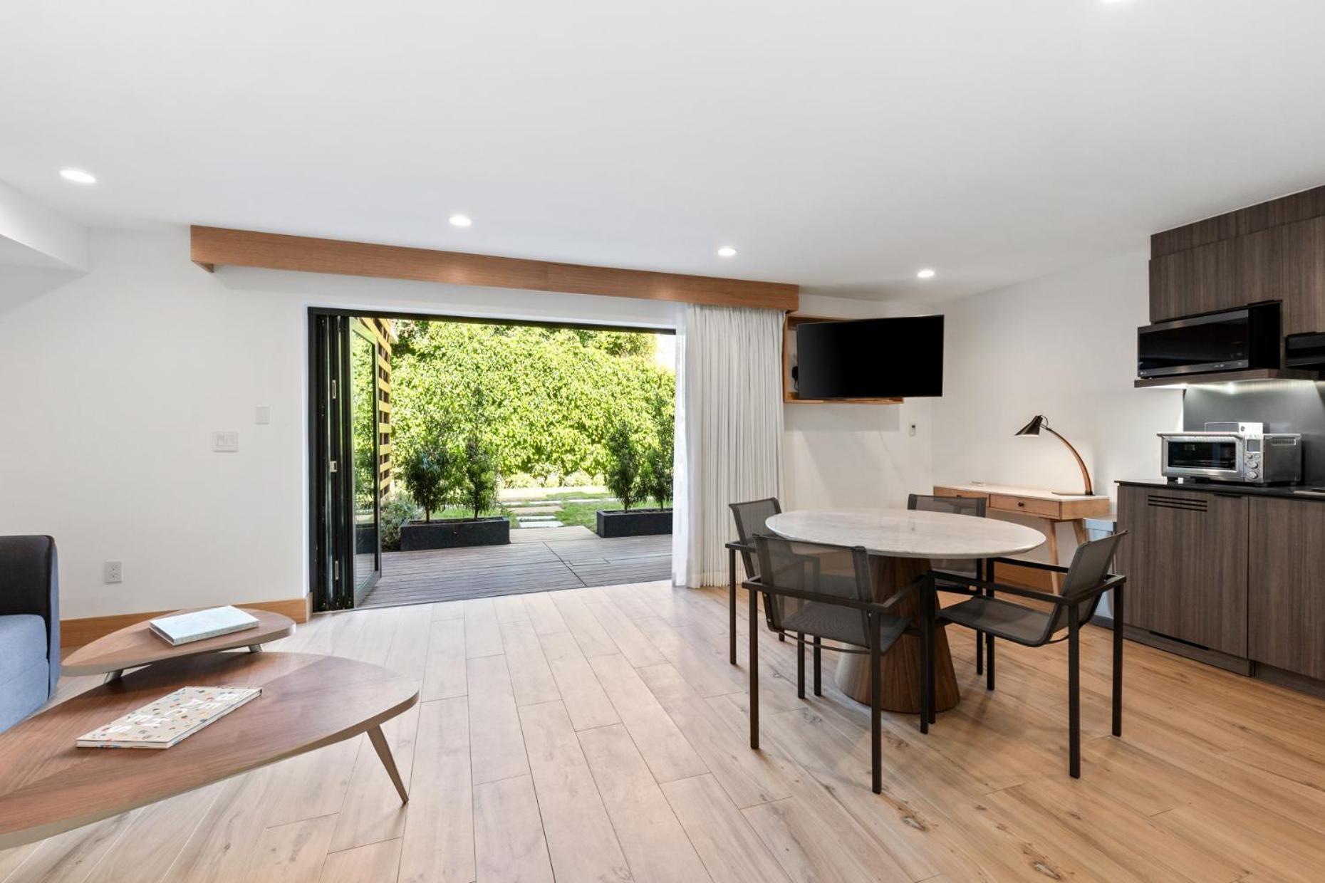 Malibu Sand Carbon Beach Suites Εξωτερικό φωτογραφία
