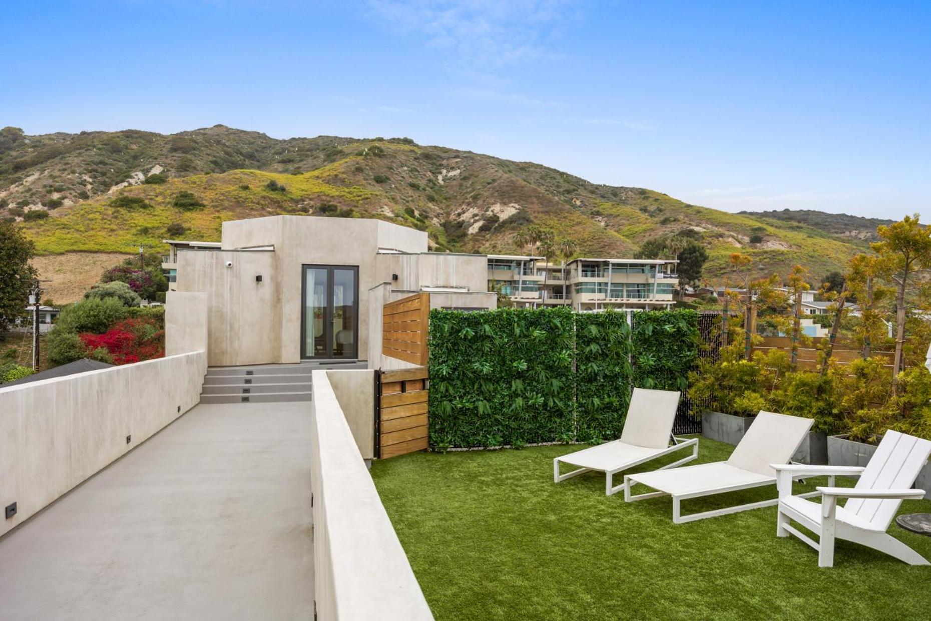 Malibu Sand Carbon Beach Suites Εξωτερικό φωτογραφία