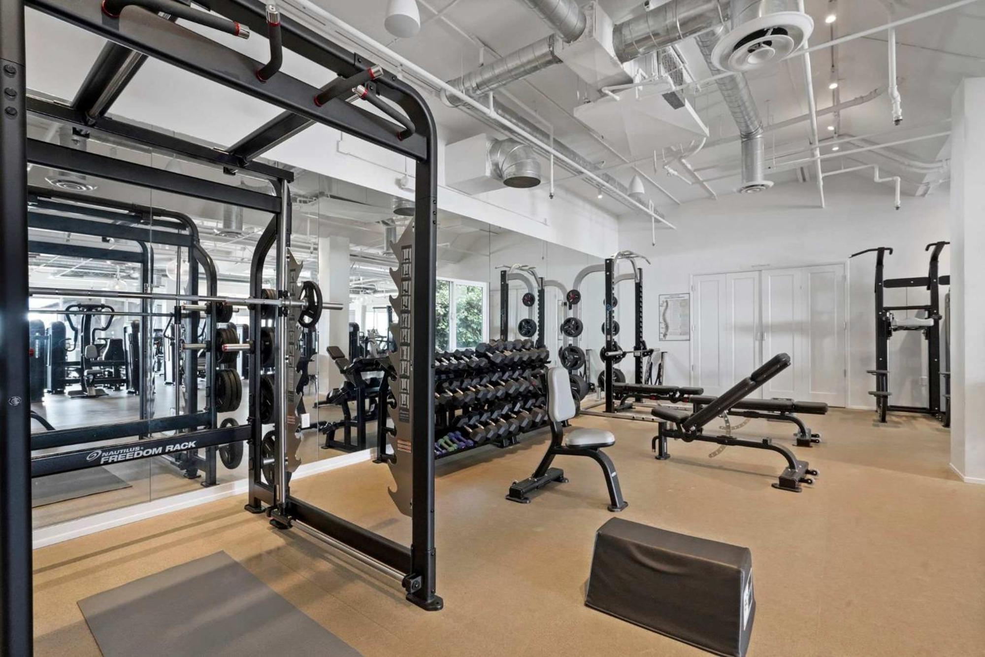 Malibu Sand Carbon Beach Suites Εξωτερικό φωτογραφία