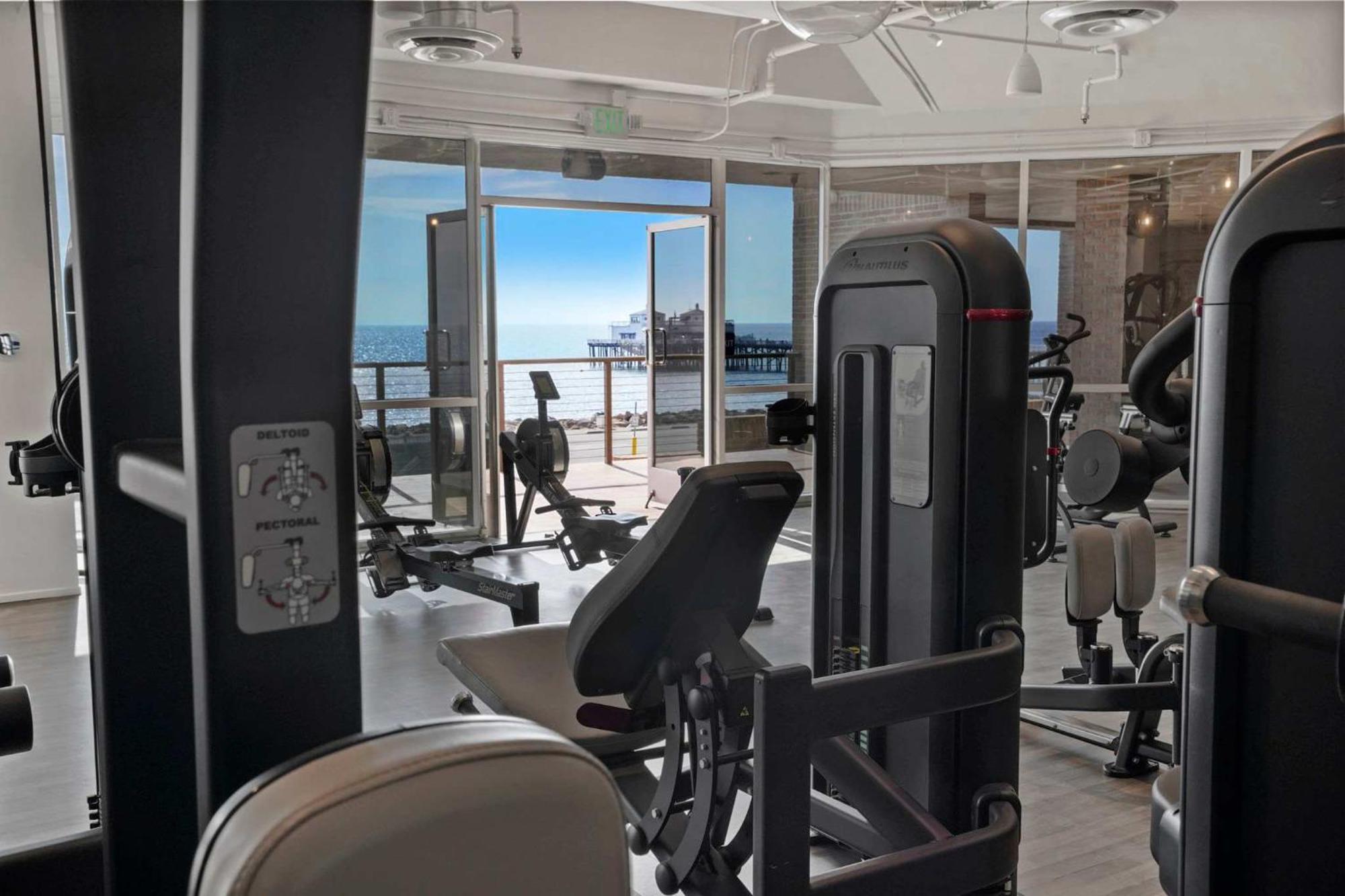 Malibu Sand Carbon Beach Suites Εξωτερικό φωτογραφία
